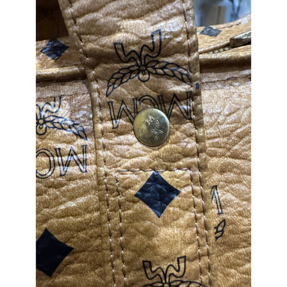 MCM Visetos Tote/ Crossbody - Picture 6 of 16